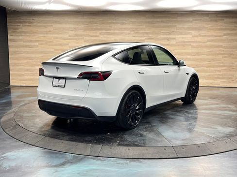 Used 2023 Tesla Model Y Performance AWD/4WD image 18