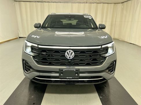 Used 2024 Volkswagen Atlas Cross Sport SEL Premium R-Line image 5