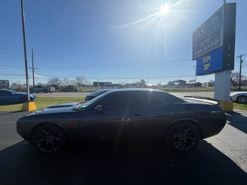 Used 2019 Dodge Challenger R/T w/ Plus Package image 7