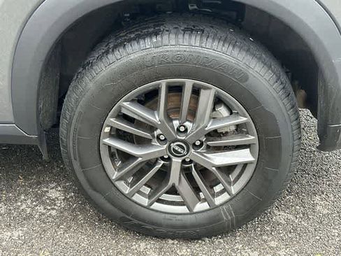Used 2024 Nissan Rogue S AWD/4WD image 5