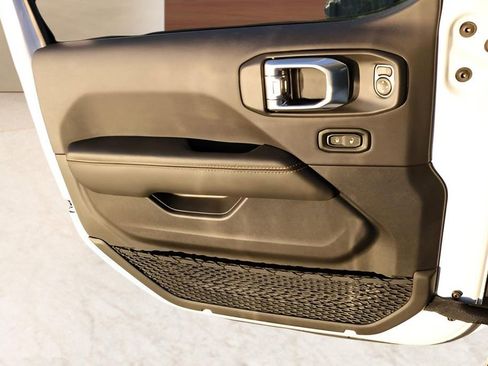 New 2026 Jeep Gladiator Sport image 9