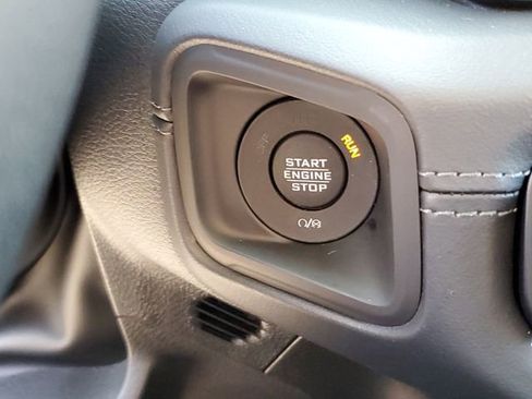 New 2025 Jeep Gladiator Rubicon w/ Convenience Group image 13