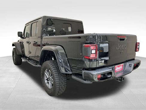 Used 2021 Jeep Gladiator Overland AWD/4WD image 3