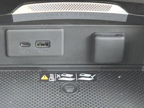 Used 2024 Buick Envision Avenir image 13