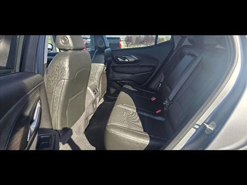 Used 2024 GMC Terrain SLT AWD/4WD image 12