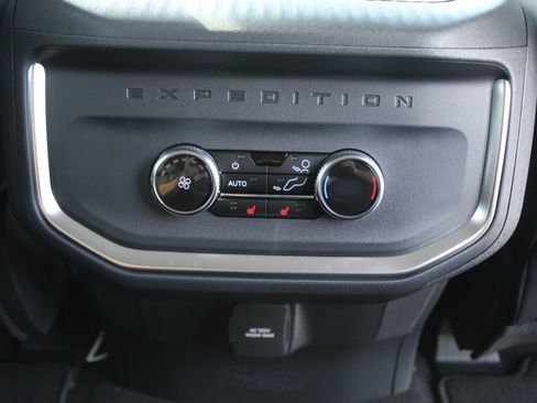 New 2027 Ford Expedition Platinum w/ Driver's Package AWD/4WD image 15
