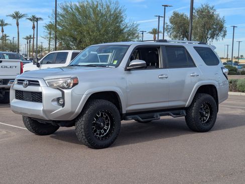 Used 2021 Toyota 4Runner SR5 image 2
