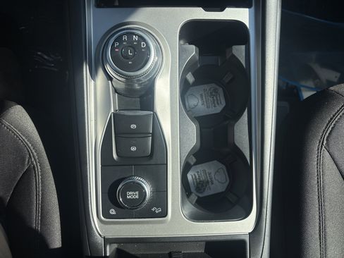 Used 2022 Ford Explorer XLT image 27