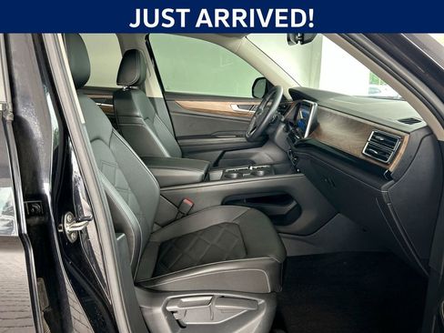 Used 2024 Volkswagen Atlas SE FWD image 30
