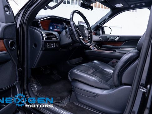 Used 2022 Lincoln Navigator Reserve AWD/4WD image 23
