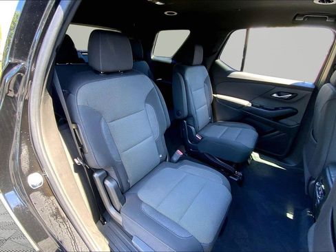 Used 2023 Chevrolet Traverse LT AWD/4WD image 17