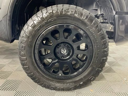 Used 2019 Nissan Titan PRO-4X w/ Pro-4x Convenience Package image 10