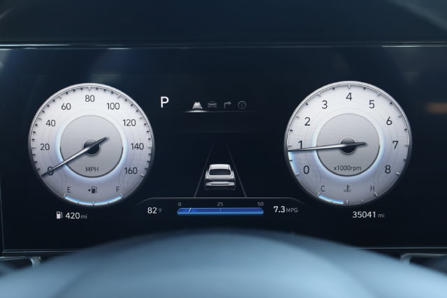 Used 2025 Hyundai Elantra SEL FWD image 19