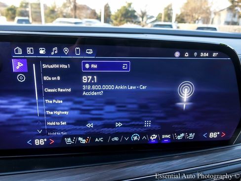 Used 2025 Chevrolet Suburban Premier image 23