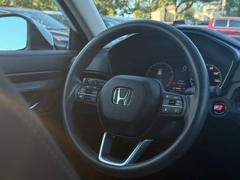 Used 2024 Honda CR-V LX image 17