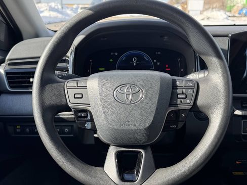 Used 2025 Toyota Camry LE image 20