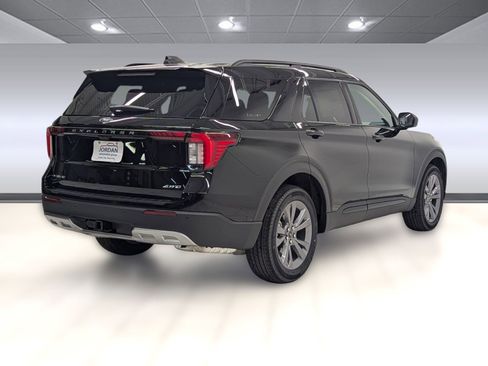 New 2026 Ford Explorer Active w/ Active Comfort Package image 7