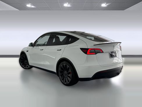 Used 2021 Tesla Model Y Performance AWD/4WD image 3