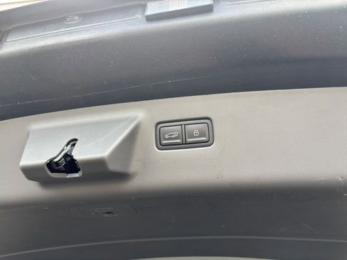 Used 2025 Hyundai Santa Fe SEL FWD image 24