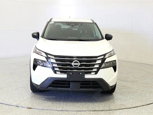 Used 2024 Nissan Rogue S FWD image 2