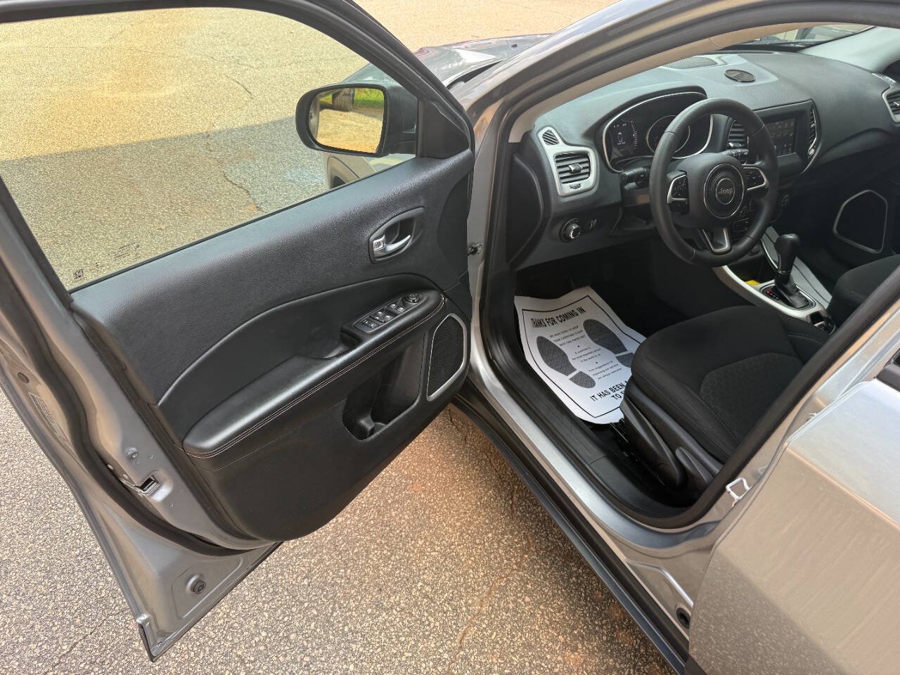 Used 2021 Jeep Compass Sport FWD image 9