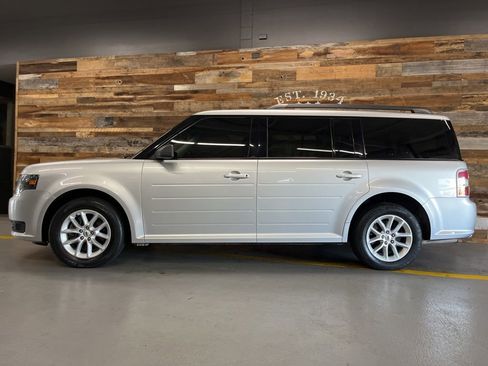 Used 2019 Ford Flex SE FWD image 16