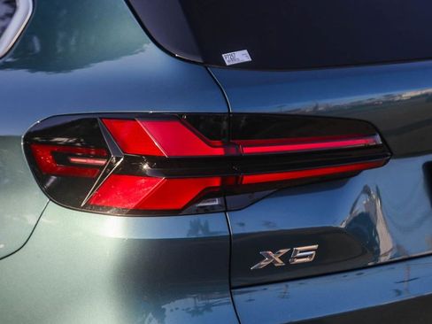 Used 2026 BMW X5 xDrive40i AWD/4WD image 9