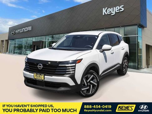 Used 2025 Nissan Kicks SV FWD image 1