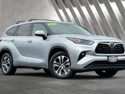 Used 2021 Toyota Highlander XLE