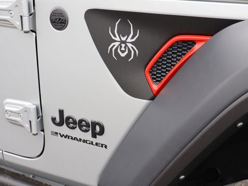 Used 2024 Jeep Wrangler Willys image 17