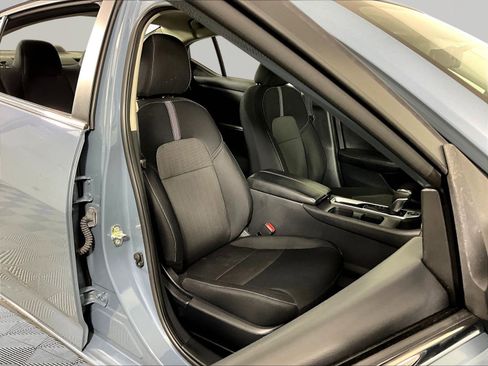 Certified 2024 Nissan Sentra SV FWD image 28