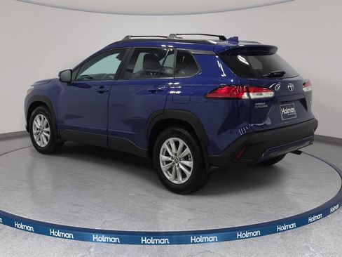 Used 2022 Toyota Corolla Cross LE AWD/4WD image 8