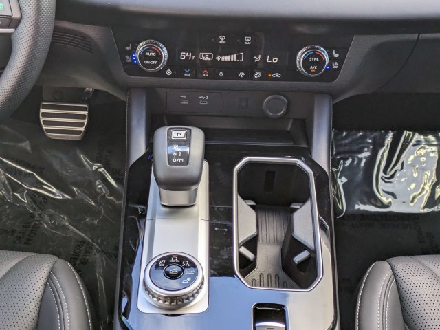 New 2026 Mitsubishi Outlander SEL Black Edition FWD image 19