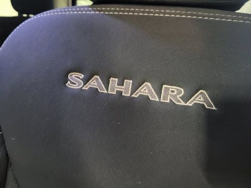 Used 2016 Jeep Wrangler Unlimited Sahara w/ Dual Top Group image 44