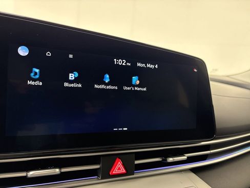 New 2026 Hyundai Elantra Limited FWD image 32