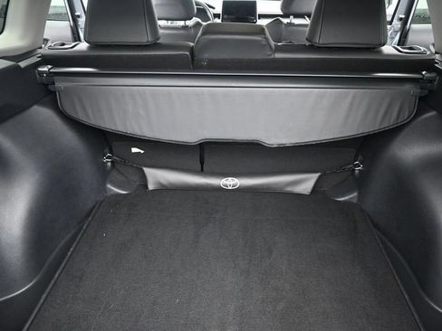 Used 2025 Toyota Corolla Cross XLE FWD image 18