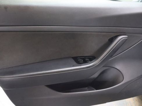 Used 2020 Tesla Model 3 Standard Range Plus image 15