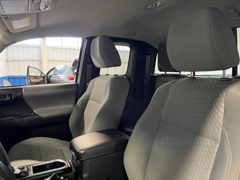 Used 2020 Toyota Tacoma SR w/ SR Convenience Package RWD image 17