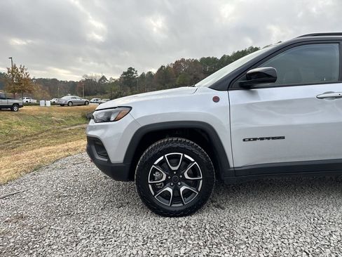 New 2026 Jeep Compass Trailhawk image 9