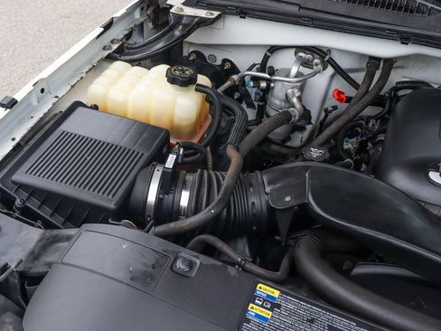 Used 2004 Chevrolet Silverado 3500 W/T image 13