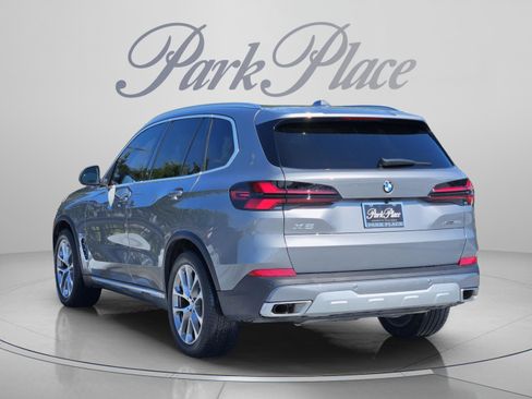Used 2026 BMW X5 xDrive40i w/ Climate Comfort Package AWD/4WD image 3