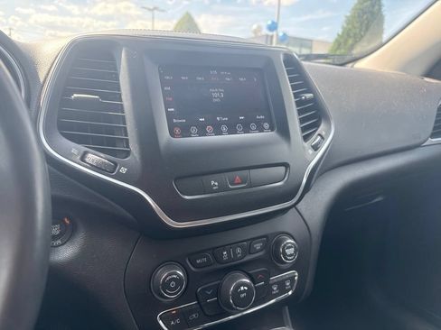 Used 2020 Jeep Cherokee Latitude Plus AWD/4WD image 11