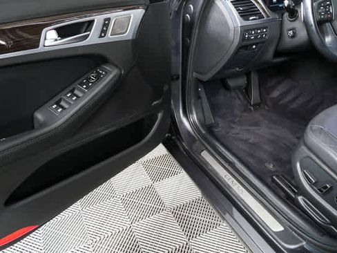 Used 2018 Genesis G80 3.8 w/ Option Group 02 image 8