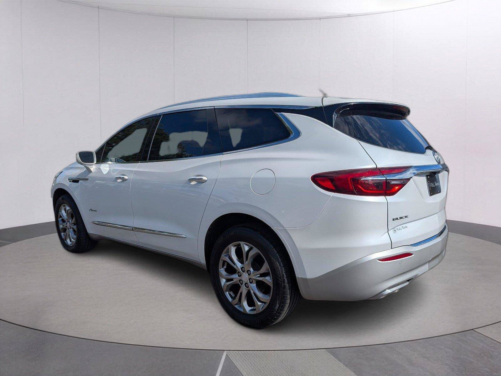 Used 2018 Buick Enclave Avenir w/ Avenir Technology Package FWD image 5