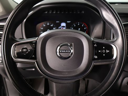 Used 2021 Volvo XC90 T5 Momentum w/ Advanced Package image 3