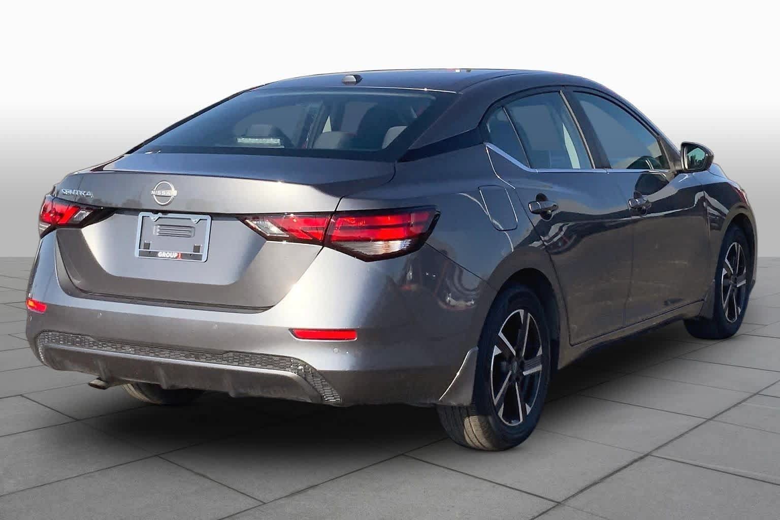 Used 2025 Nissan Sentra SV FWD image 13