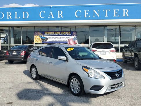 Used 2018 Nissan Versa SV image 1