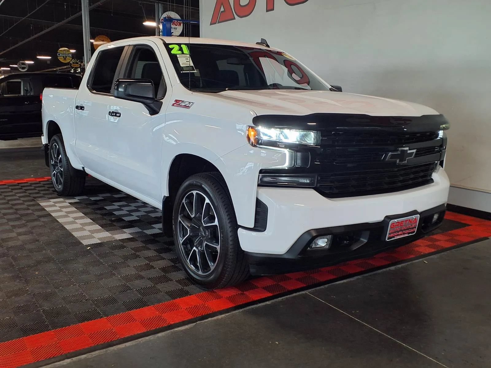 Used 2021 Chevrolet Silverado 1500 RST AWD/4WD image 2