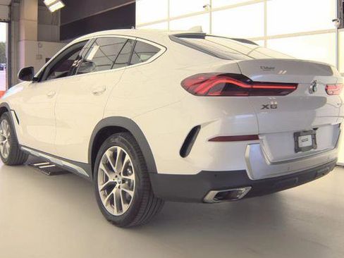 Used 2021 BMW X6 xDrive40i w/ Premium Package 3 AWD/4WD image 4