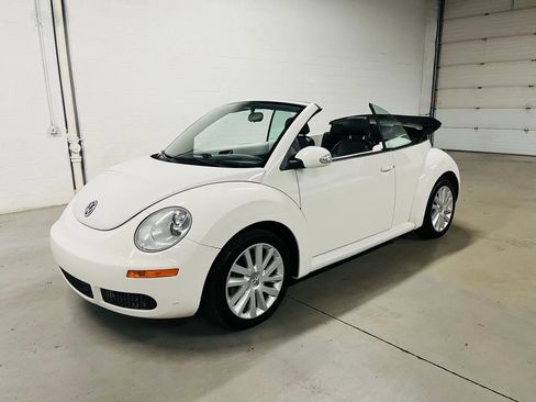 Used 2009 Volkswagen Beetle S FWD image 1